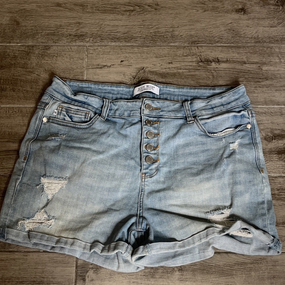 Judy Blue Shorts Women's Sz XL Light Wash Distressed Button-Fly Cut Off JB150033